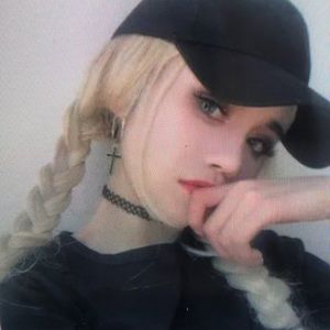 Meet your Posher, Lydia